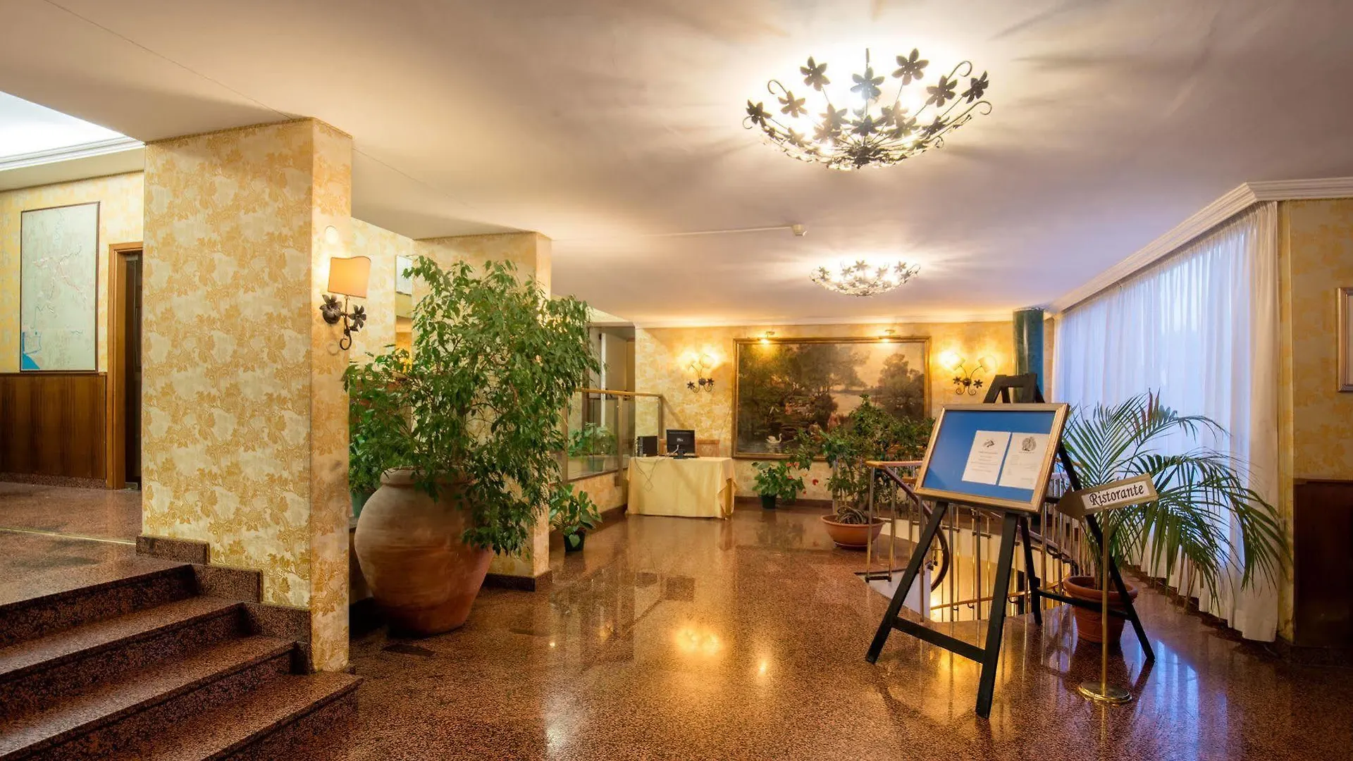 Residence Aparthotel Blanc Et Trois Roma 4*,